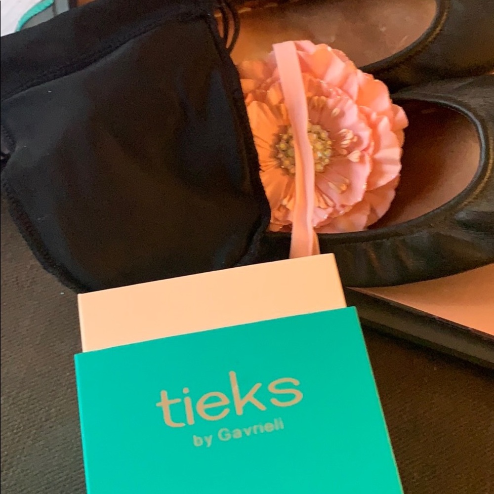 SOLD.   Tieks bundle size 9
